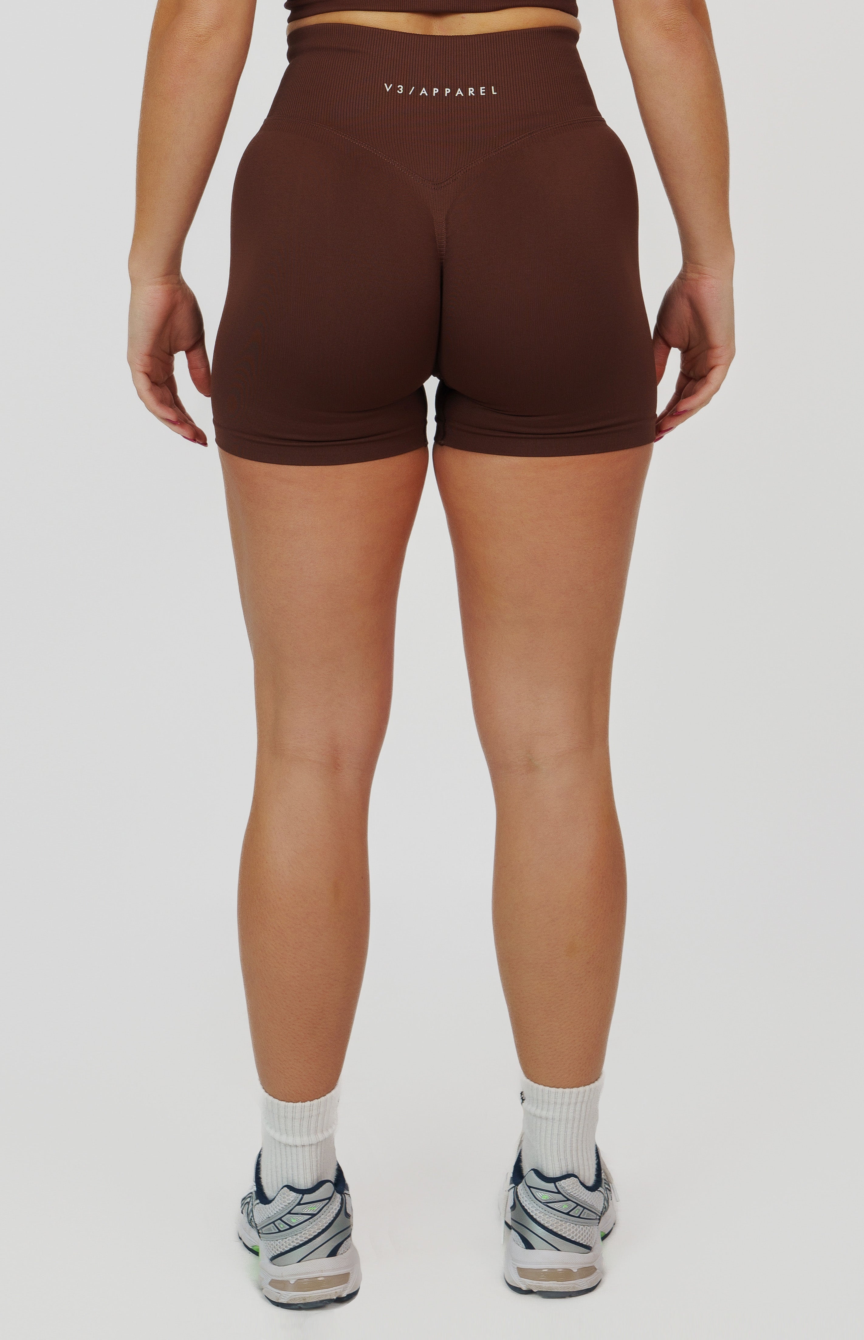 Form Seamless Scrunch Sports Bra, Leggings & Shorts Set - Chestnut Brown